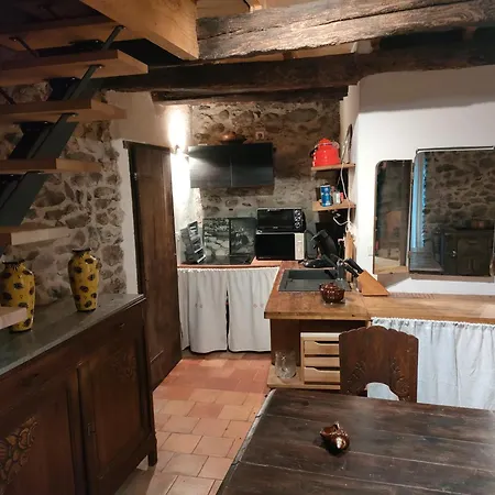 Aile 2 Personnes Maison Ancienne Casa vacanze *